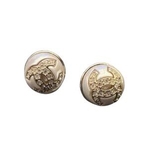 NIB Chanel Round pearl rhinestones logo Stud earrings
